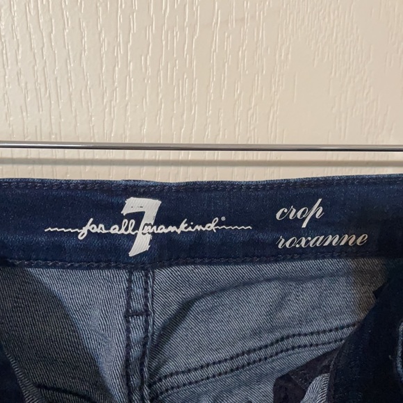 7 For all mankind distressed crop Jean - Picture 3 of 6